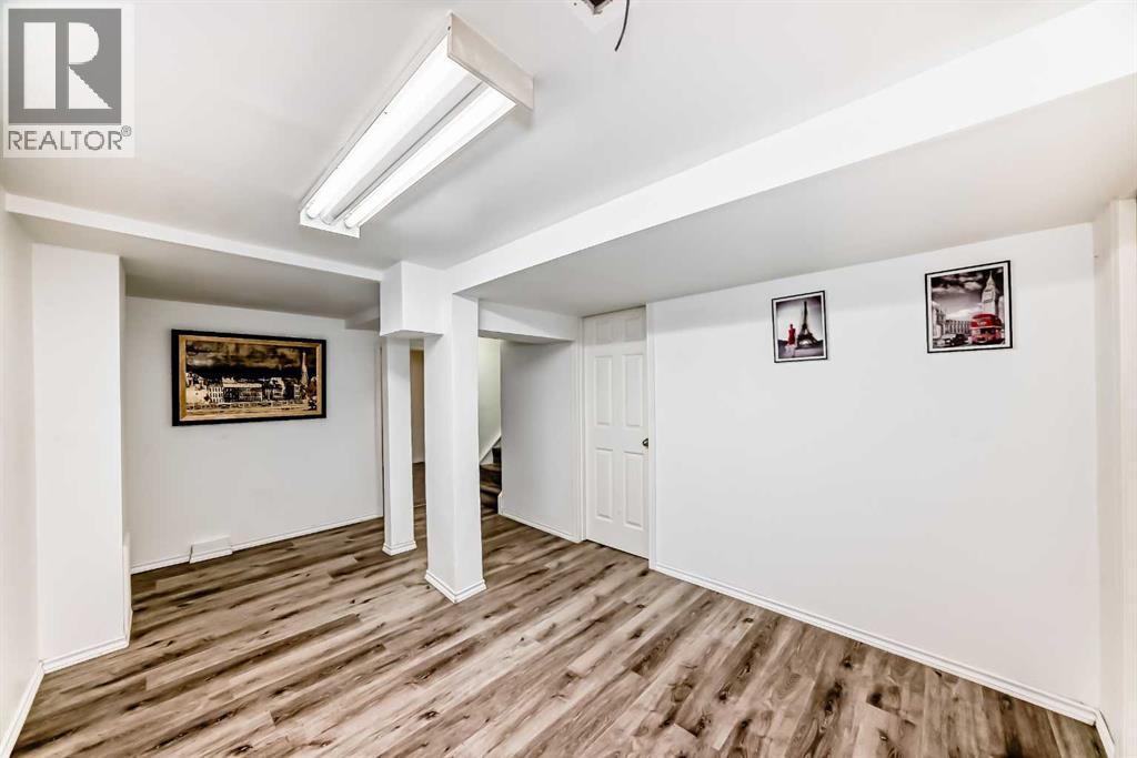 Single Family House for Sale in    Avenue SE Penbrooke Meadows Calgary 