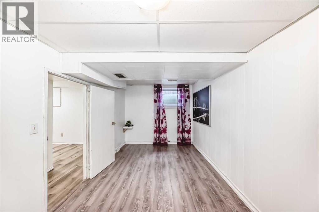 Single Family House for Sale in    Avenue SE Penbrooke Meadows Calgary 