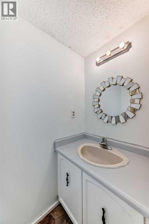 Single Family House for Sale in    Avenue SE Penbrooke Meadows Calgary 