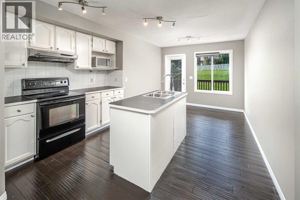 Single Family House Bi-level for Sale in  Royal Birch Manor NW Royal Oak Calgary 