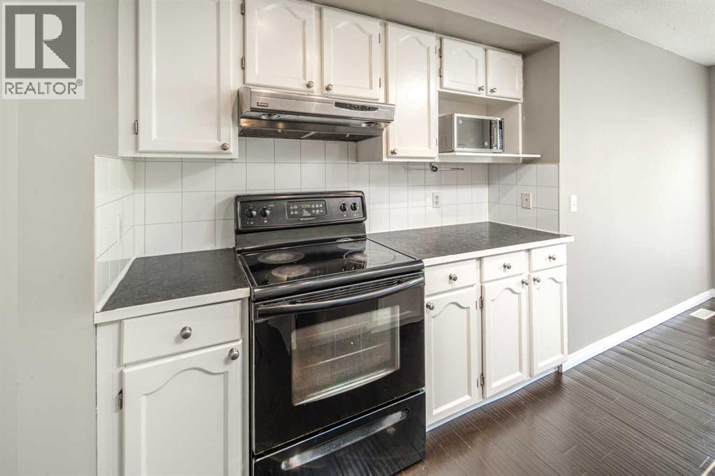 Single Family House Bi-level for Sale in  Royal Birch Manor NW Royal Oak Calgary 