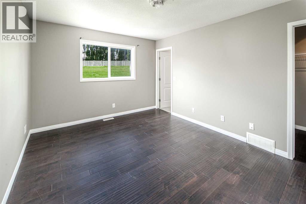 Single Family House Bi-level for Sale in  Royal Birch Manor NW Royal Oak Calgary 