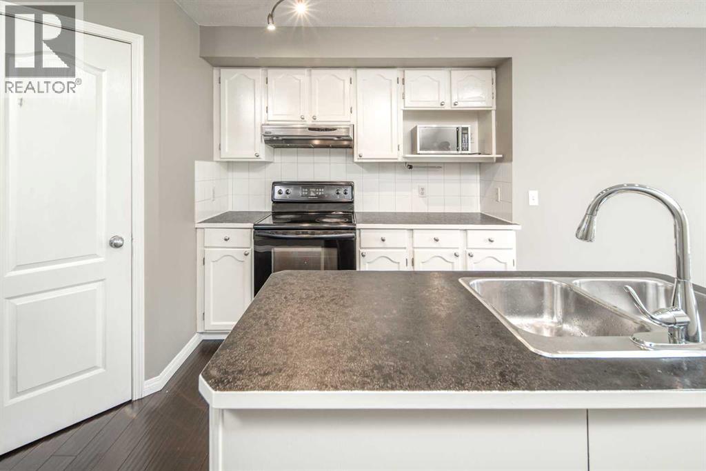 Single Family House Bi-level for Sale in  Royal Birch Manor NW Royal Oak Calgary 