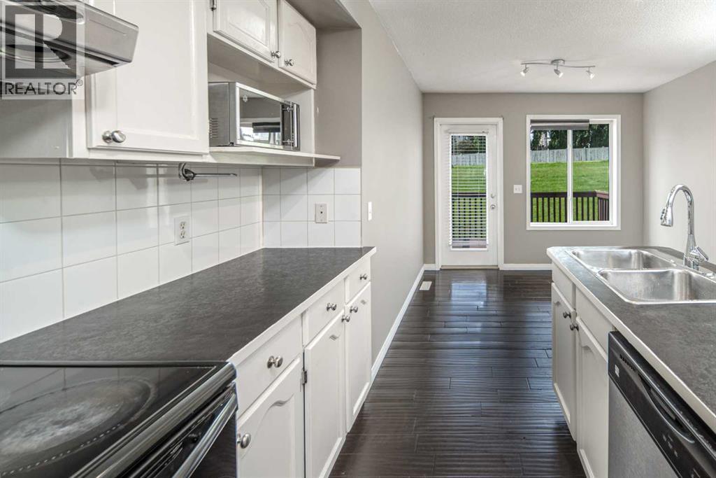 Single Family House Bi-level for Sale in  Royal Birch Manor NW Royal Oak Calgary 
