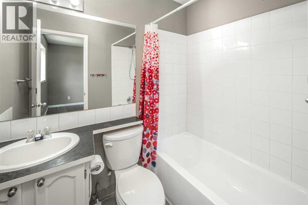 Single Family House Bi-level for Sale in  Royal Birch Manor NW Royal Oak Calgary 