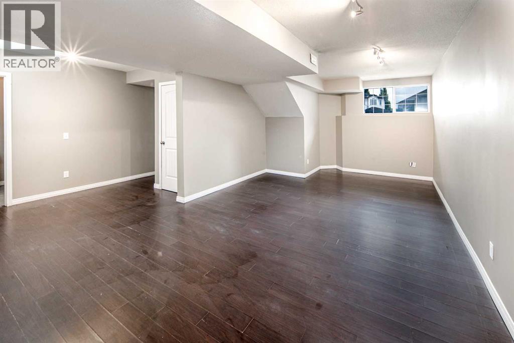 Single Family House Bi-level for Sale in  Royal Birch Manor NW Royal Oak Calgary 