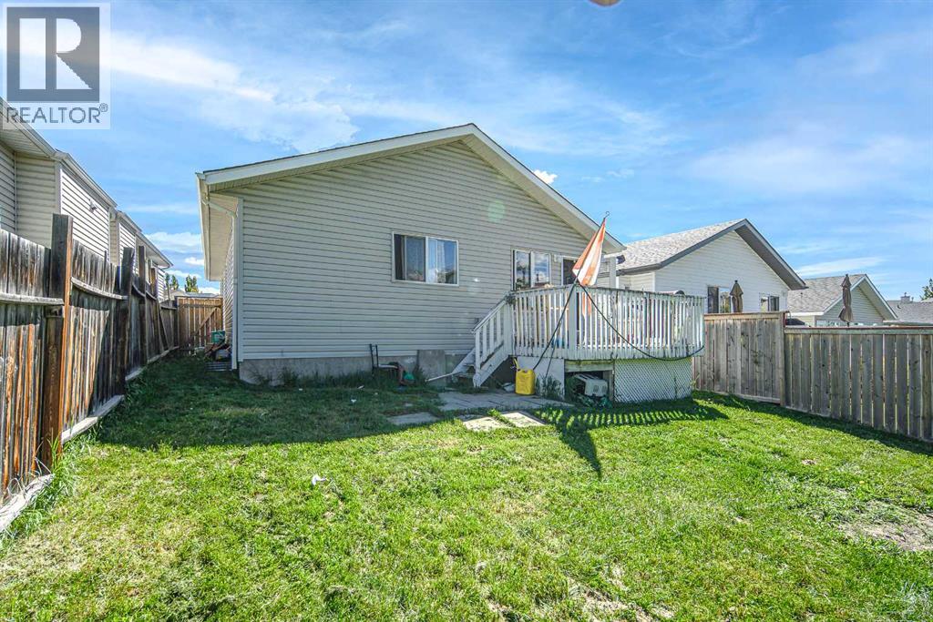 Single Family House Bi-level for Sale in  Royal Birch Manor NW Royal Oak Calgary 