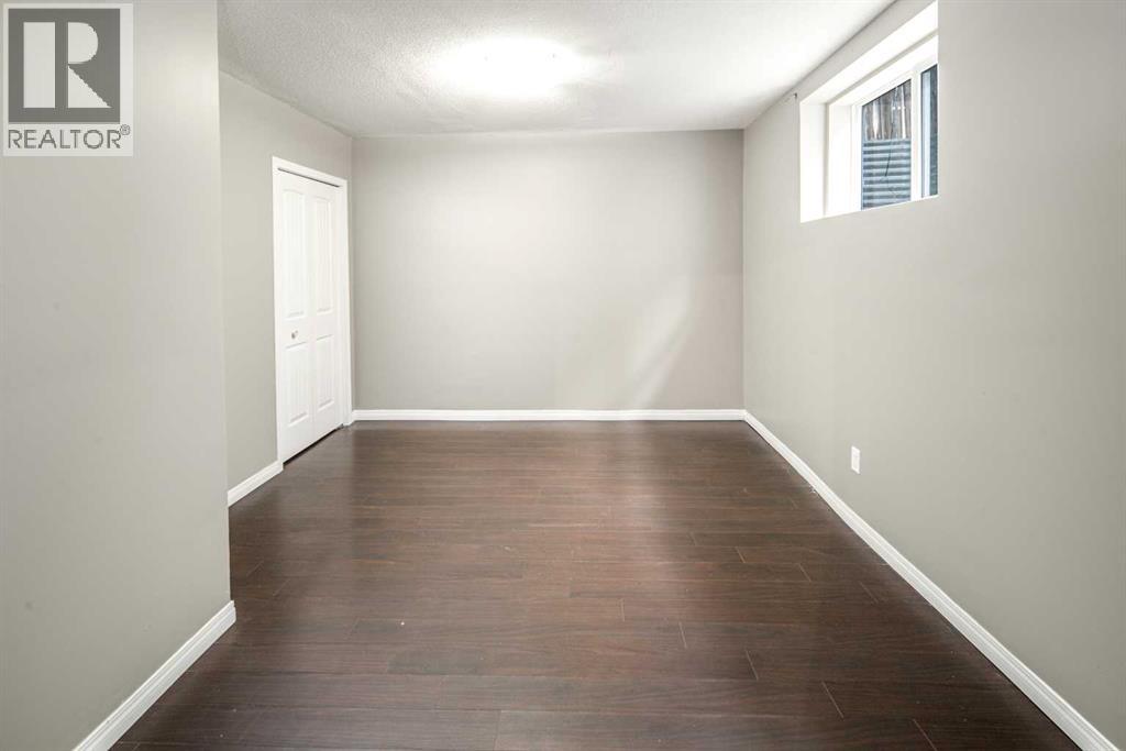 Single Family House Bi-level for Sale in  Royal Birch Manor NW Royal Oak Calgary 
