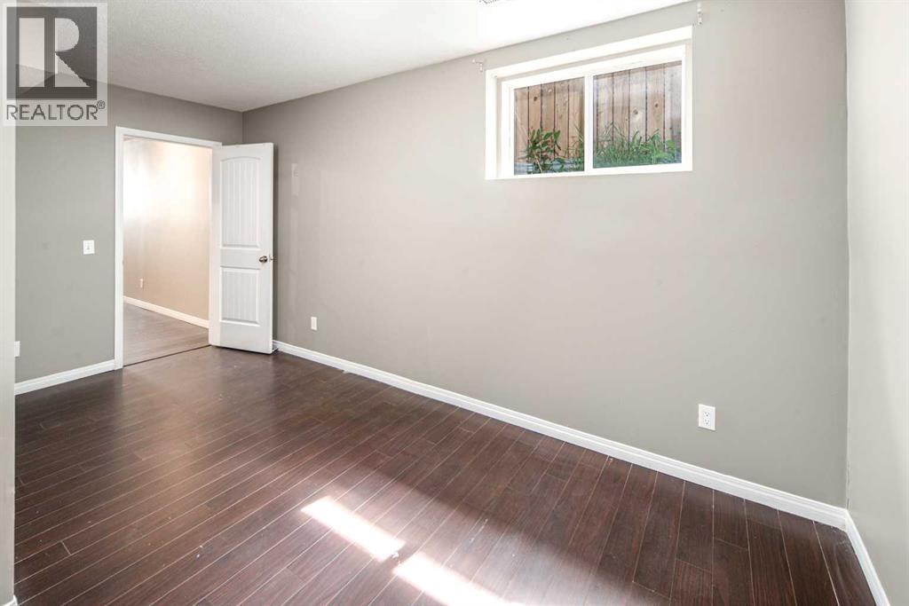Single Family House Bi-level for Sale in  Royal Birch Manor NW Royal Oak Calgary 