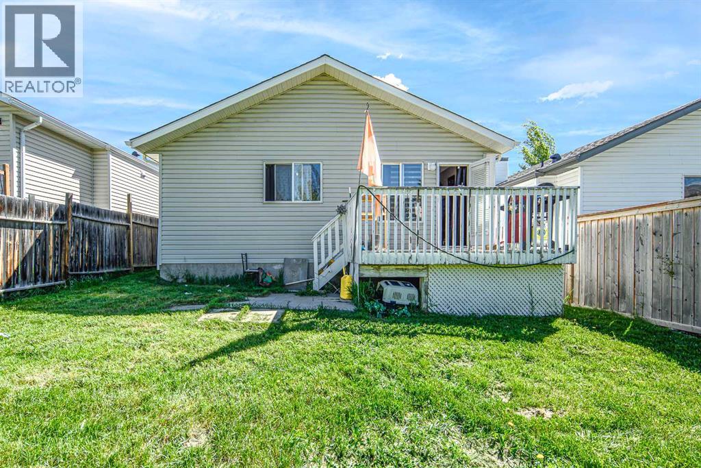 Single Family House Bi-level for Sale in  Royal Birch Manor NW Royal Oak Calgary 