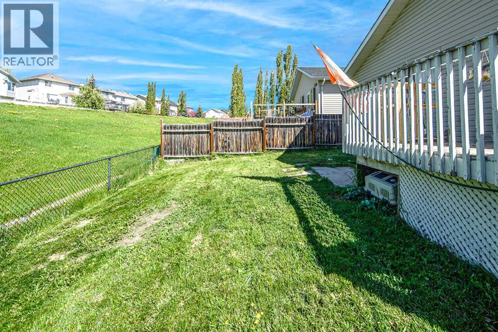 Single Family House Bi-level for Sale in  Royal Birch Manor NW Royal Oak Calgary 