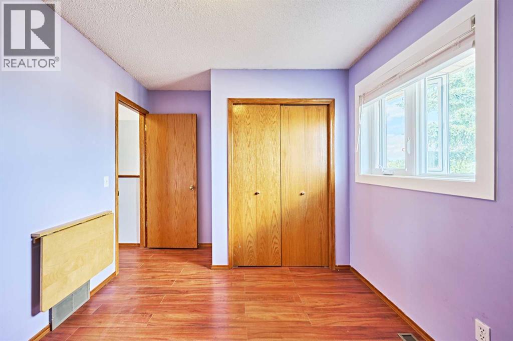 Single Family House for Sale in  Hawkstone Drive NW Hawkwood Calgary 