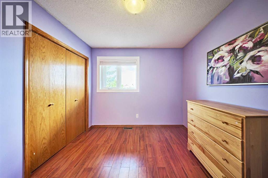 Single Family House for Sale in  Hawkstone Drive NW Hawkwood Calgary 
