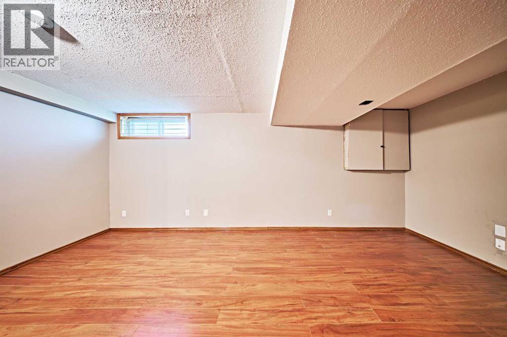 Single Family House for Sale in  Hawkstone Drive NW Hawkwood Calgary 