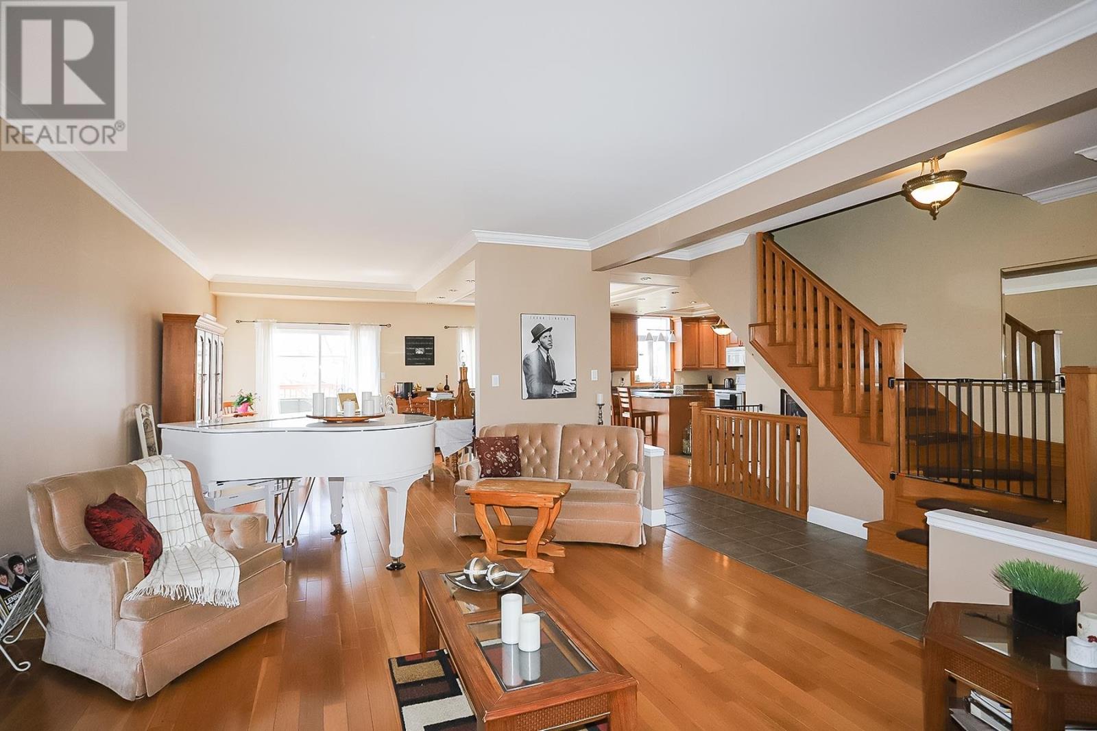 Photo 11 of 42 Cody Point Ct, Sault Ste Marie ON