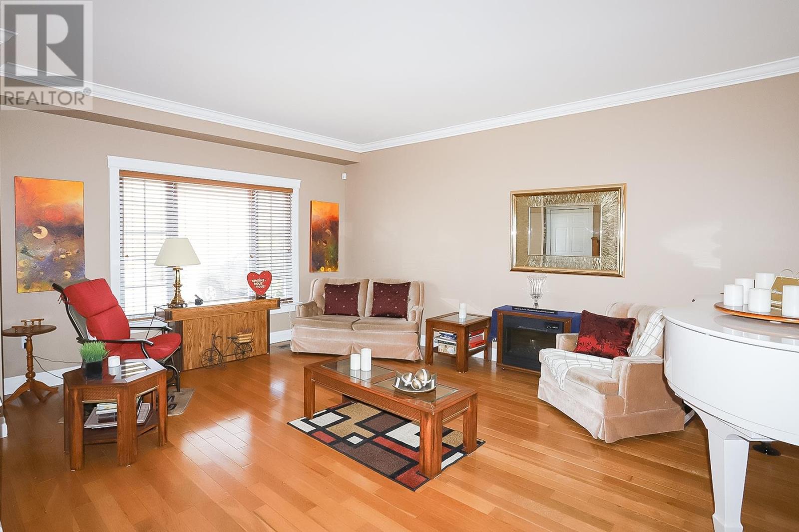 Photo 13 of 42 Cody Point Ct, Sault Ste Marie ON