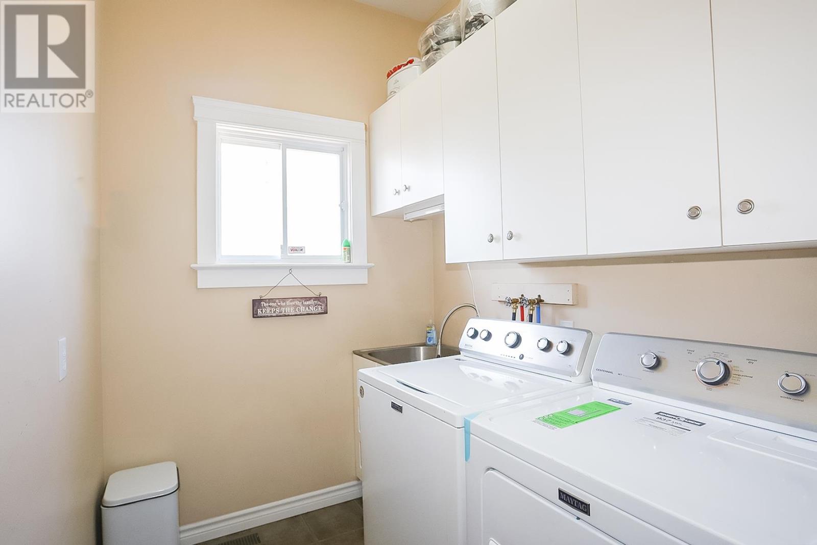 Photo 23 of 42 Cody Point Ct, Sault Ste Marie ON
