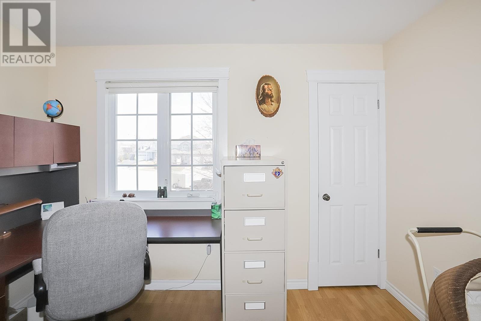 Photo 36 of 42 Cody Point Ct, Sault Ste Marie ON