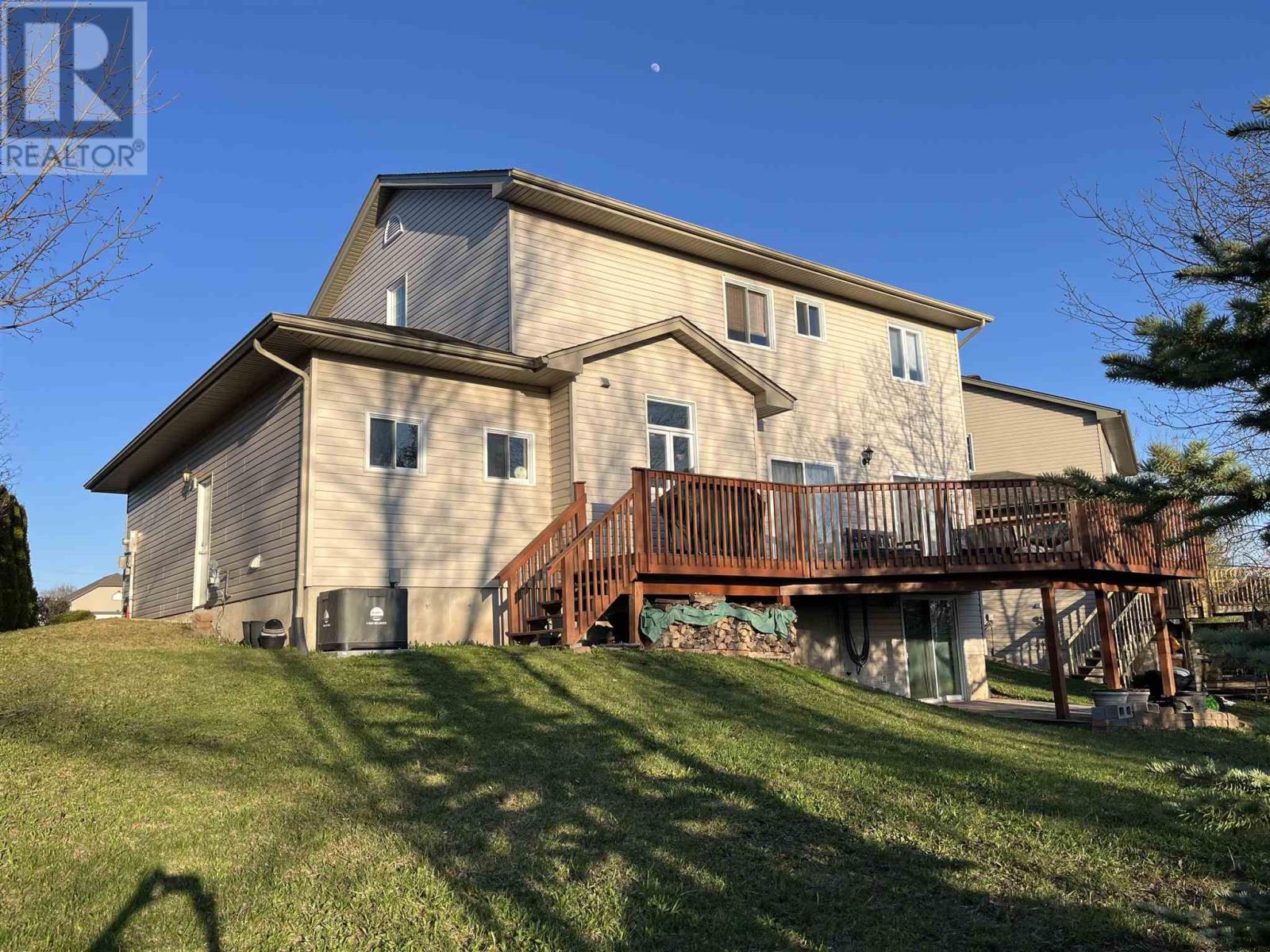 Photo 6 of 42 Cody Point Ct, Sault Ste Marie ON