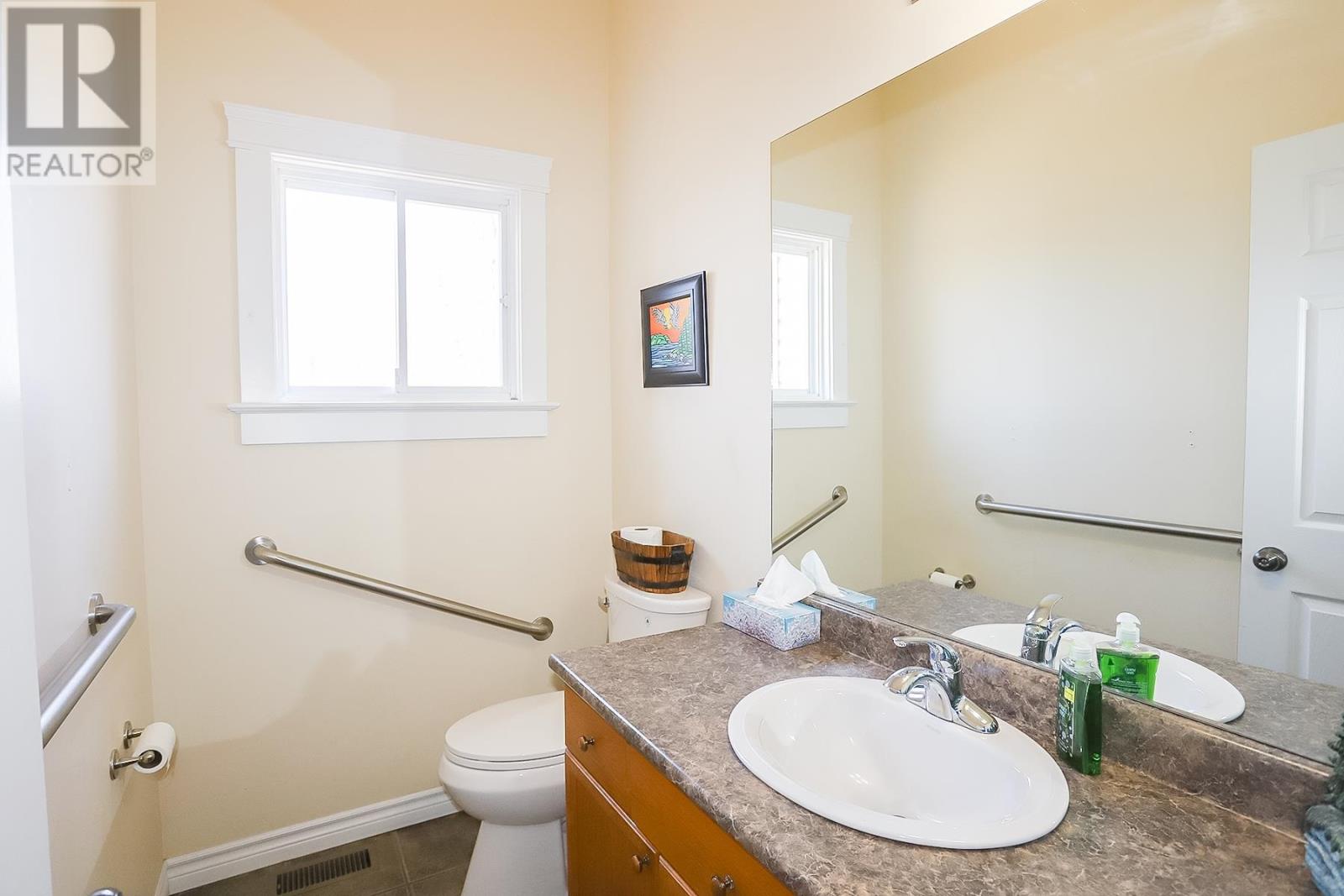 Photo 22 of 42 Cody Point Ct, Sault Ste Marie ON