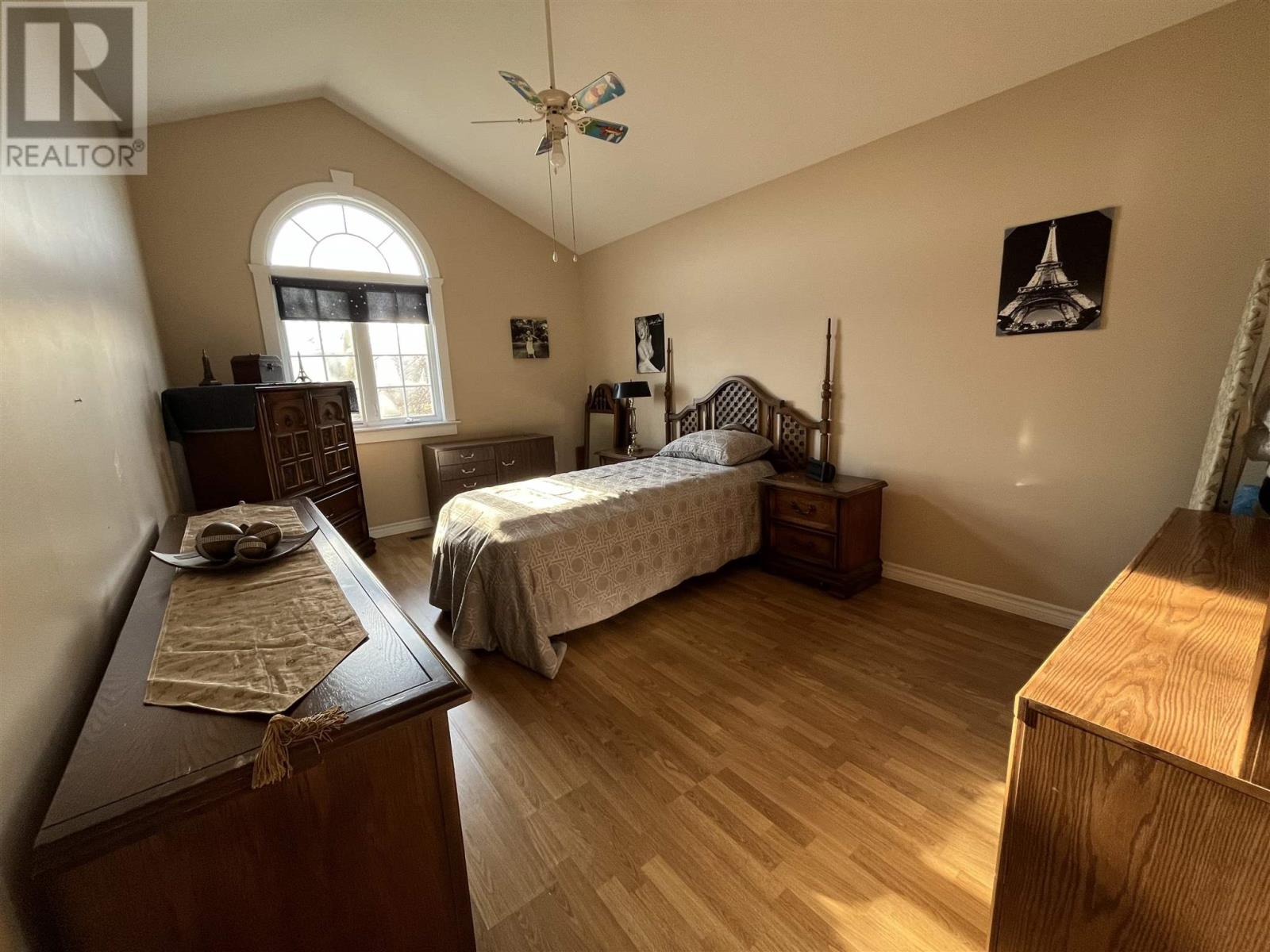 Photo 30 of 42 Cody Point Ct, Sault Ste Marie ON