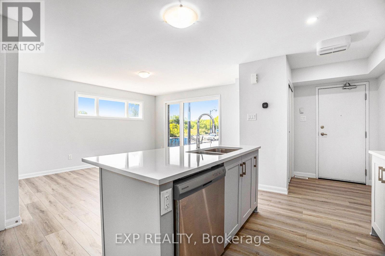 Photo 11 of 1523 Creekway Private, Ottawa ON