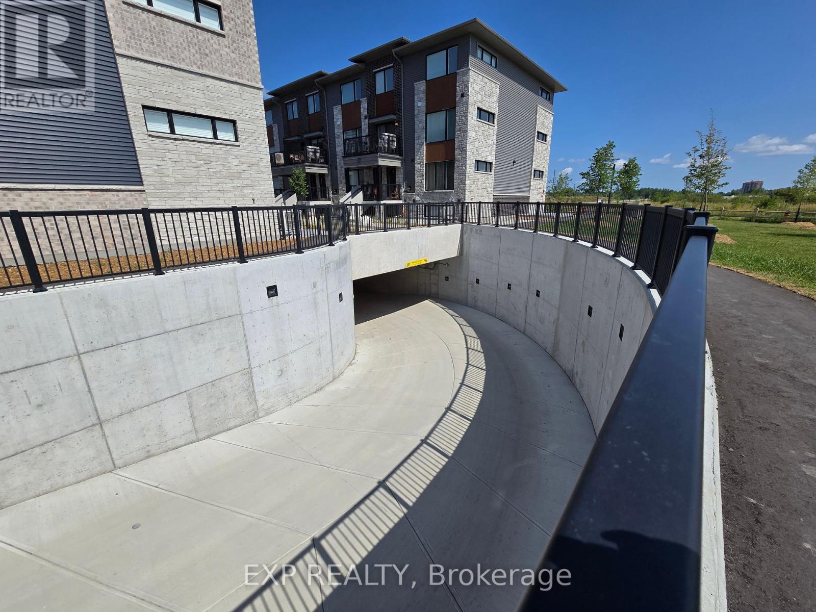 Photo 21 of 1523 Creekway Private, Ottawa ON