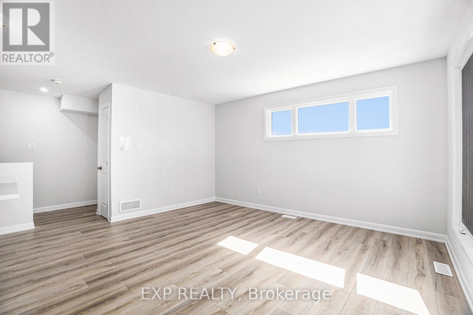 Photo 9 of 1523 Creekway Private, Ottawa ON