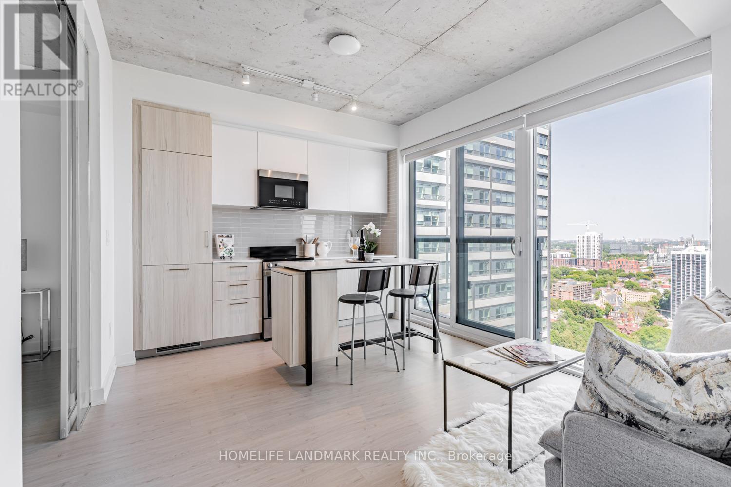 Photo 4 of 2501 65 Mutual Street, Toronto ON