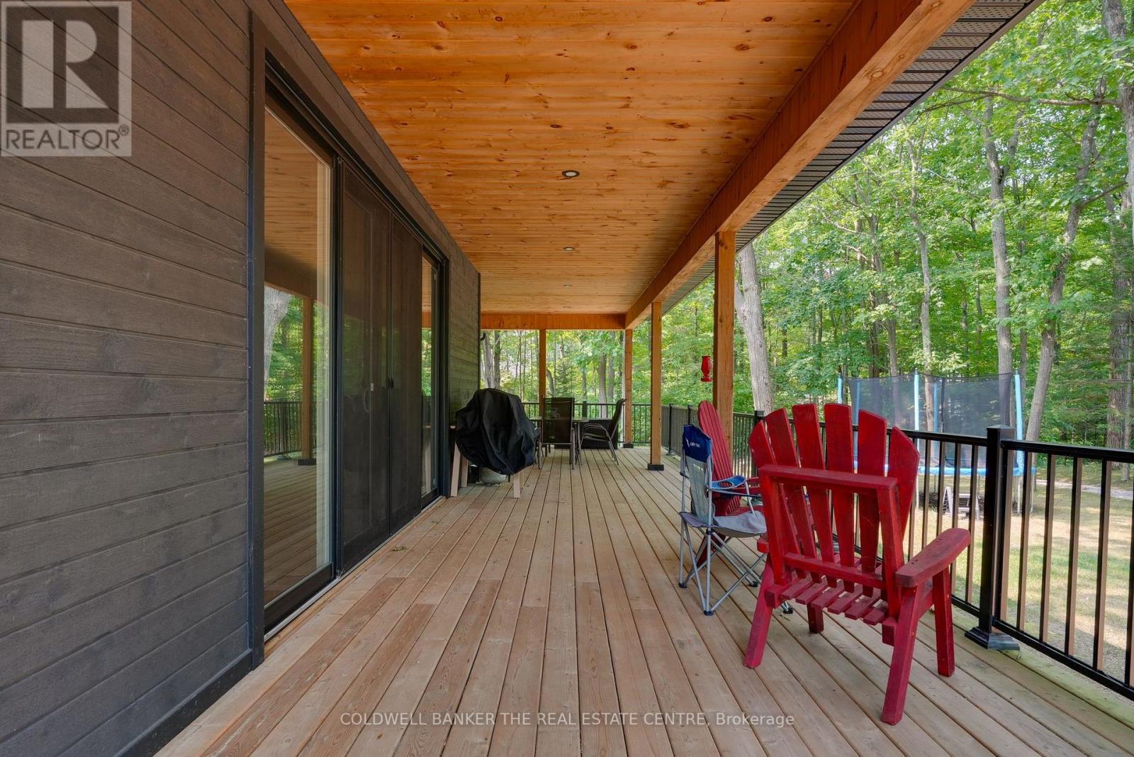 Photo 30 of 34 Oakwood Avenue, Tiny ON