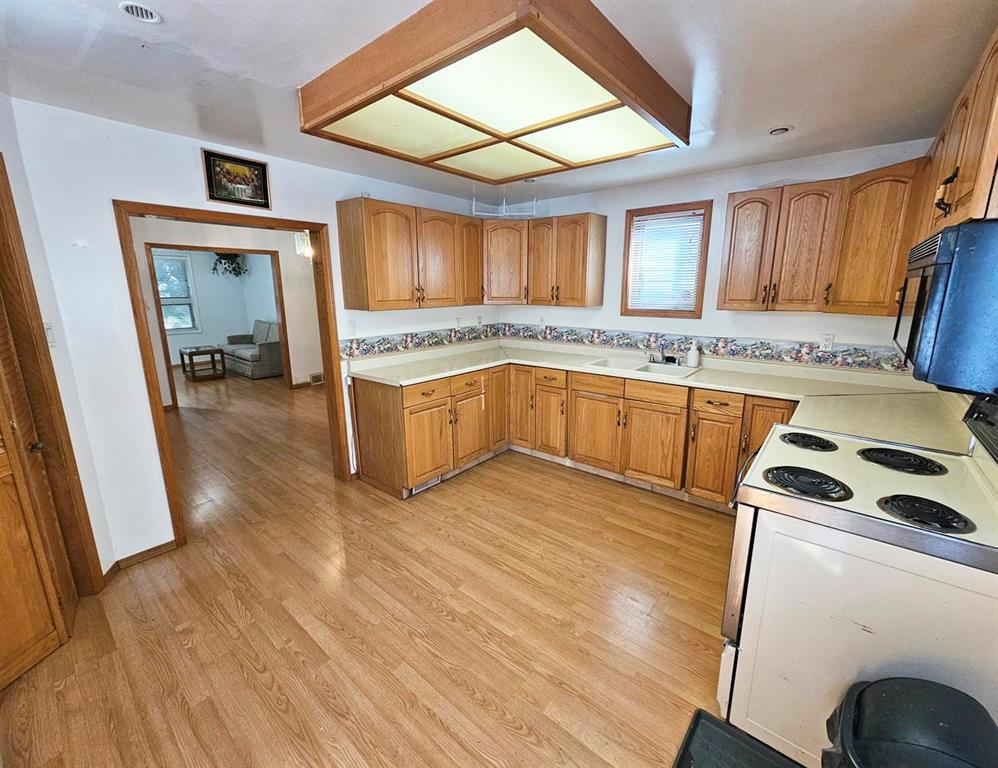 Photo 8 of 444 Salter Street, Winnipeg MB