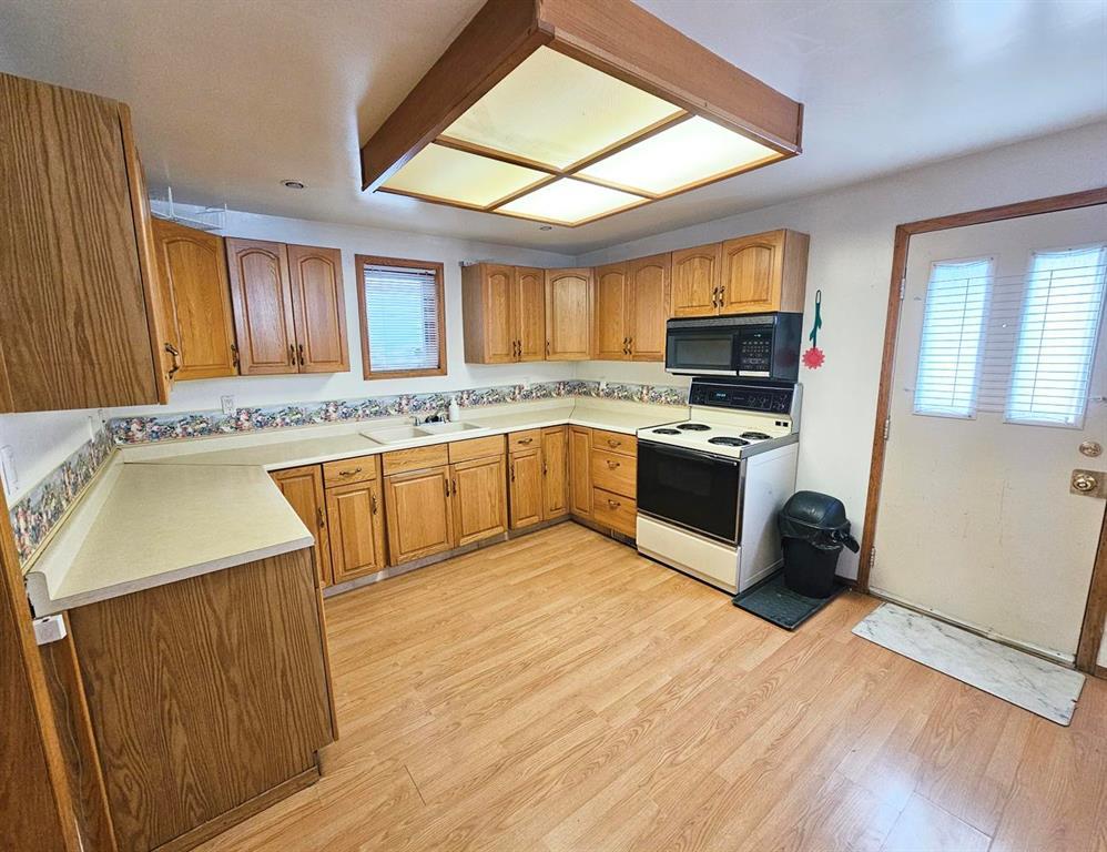 Photo 7 of 444 Salter Street, Winnipeg MB