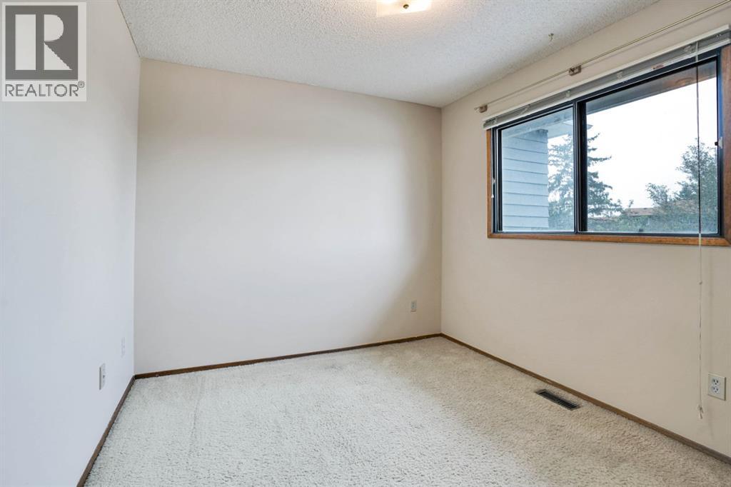 Single Family House 4 Level for Sale in  Coach Hill Road SW Coach Hill Calgary 