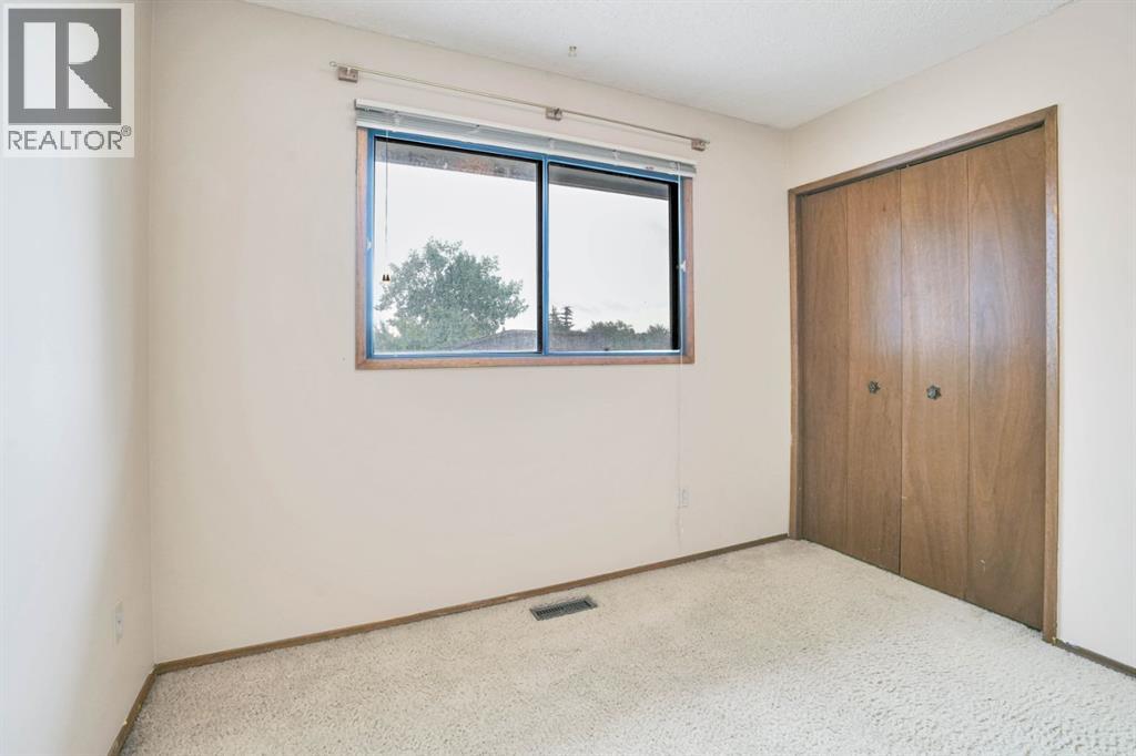 Single Family House 4 Level for Sale in  Coach Hill Road SW Coach Hill Calgary 