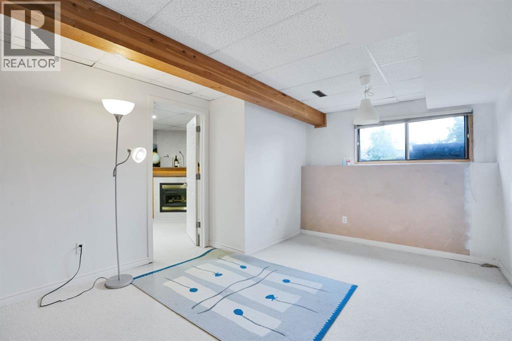 Single Family House 4 Level for Sale in  Coach Hill Road SW Coach Hill Calgary 