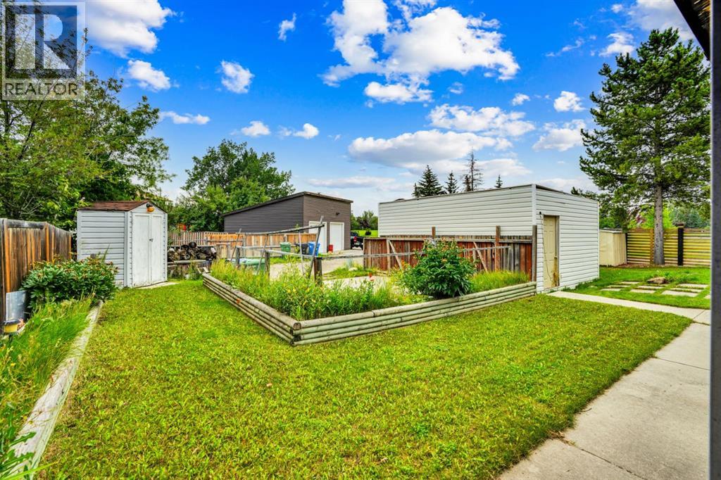 Single Family House 4 Level for Sale in  Coach Hill Road SW Coach Hill Calgary 