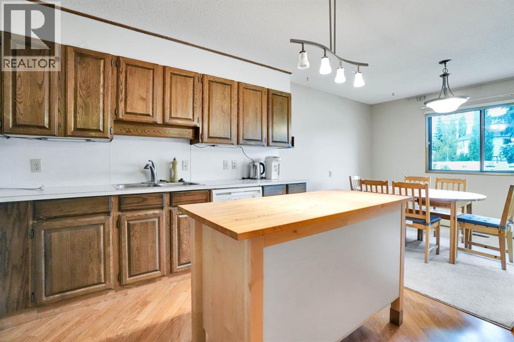 Single Family House 4 Level for Sale in  Coach Hill Road SW Coach Hill Calgary 