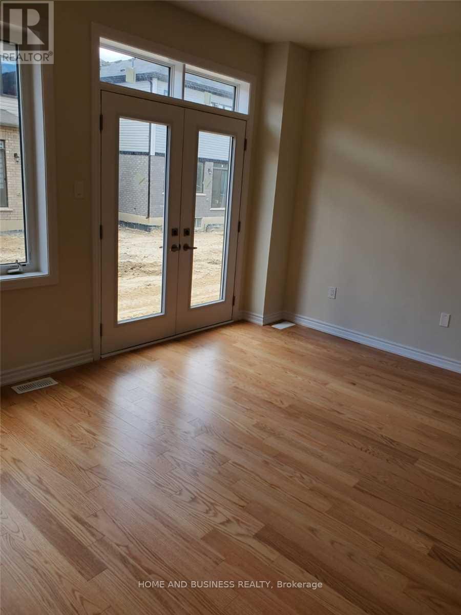Photo 11 of 16 Amos Avenue, Brantford ON
