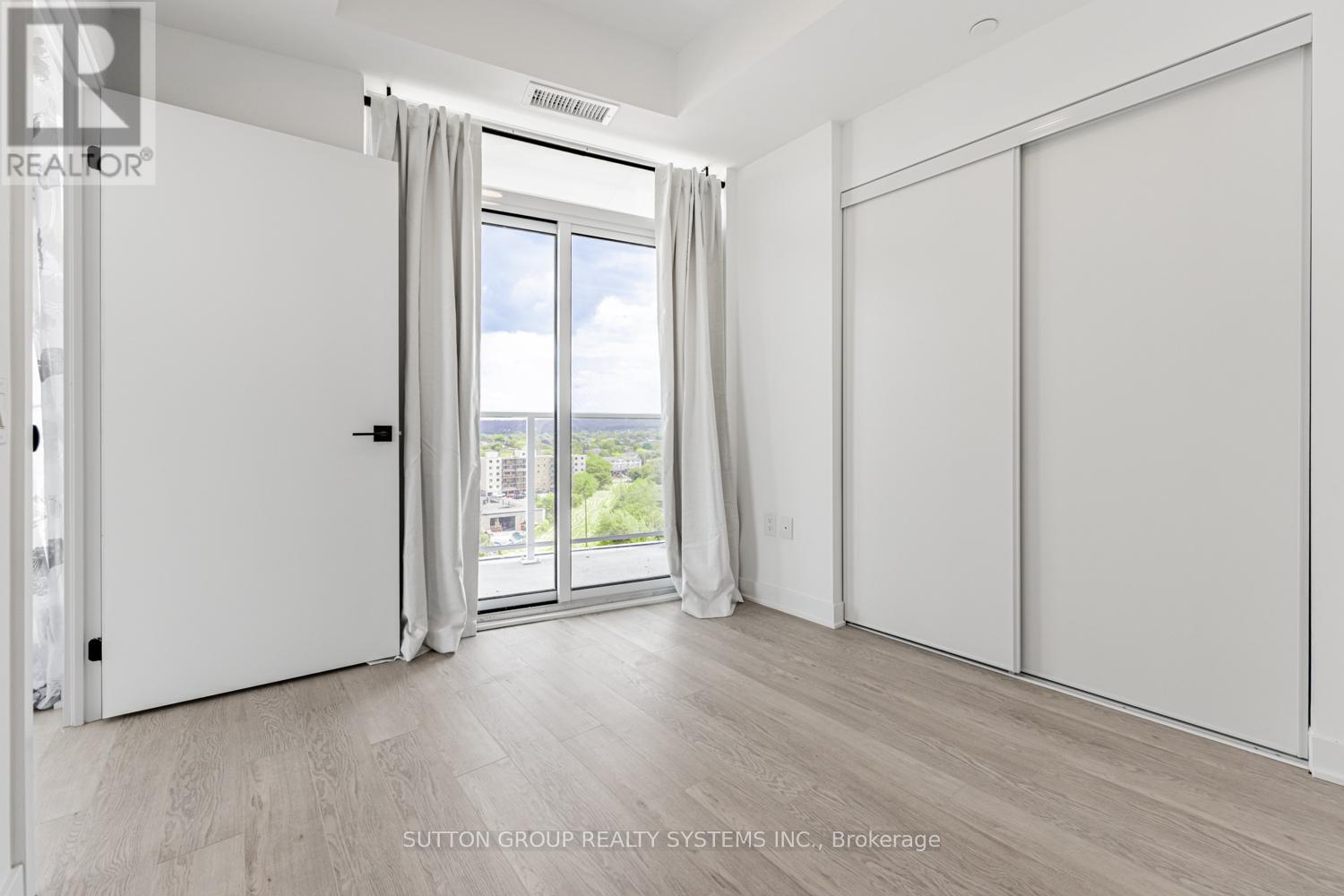 Photo 2 of 916 2782 Barton Street E, Hamilton ON