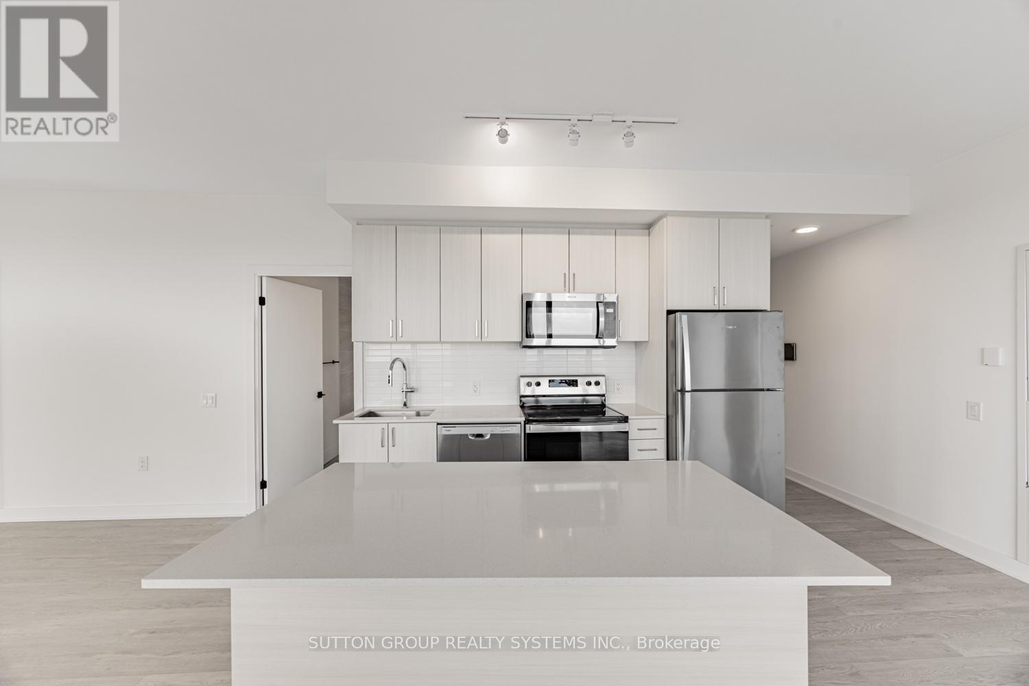 Photo 8 of 916 2782 Barton Street E, Hamilton ON