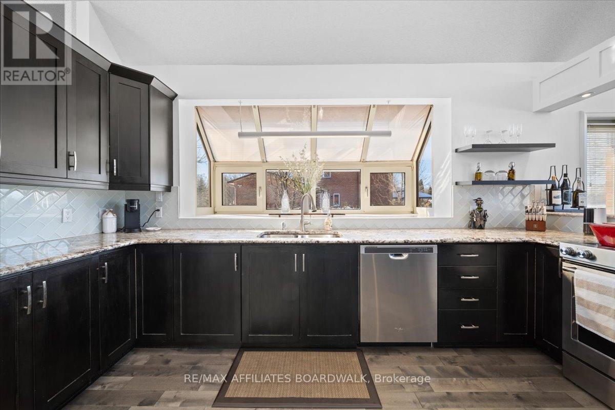 Photo 17 of 1700 Lakeshore Drive, Ottawa ON