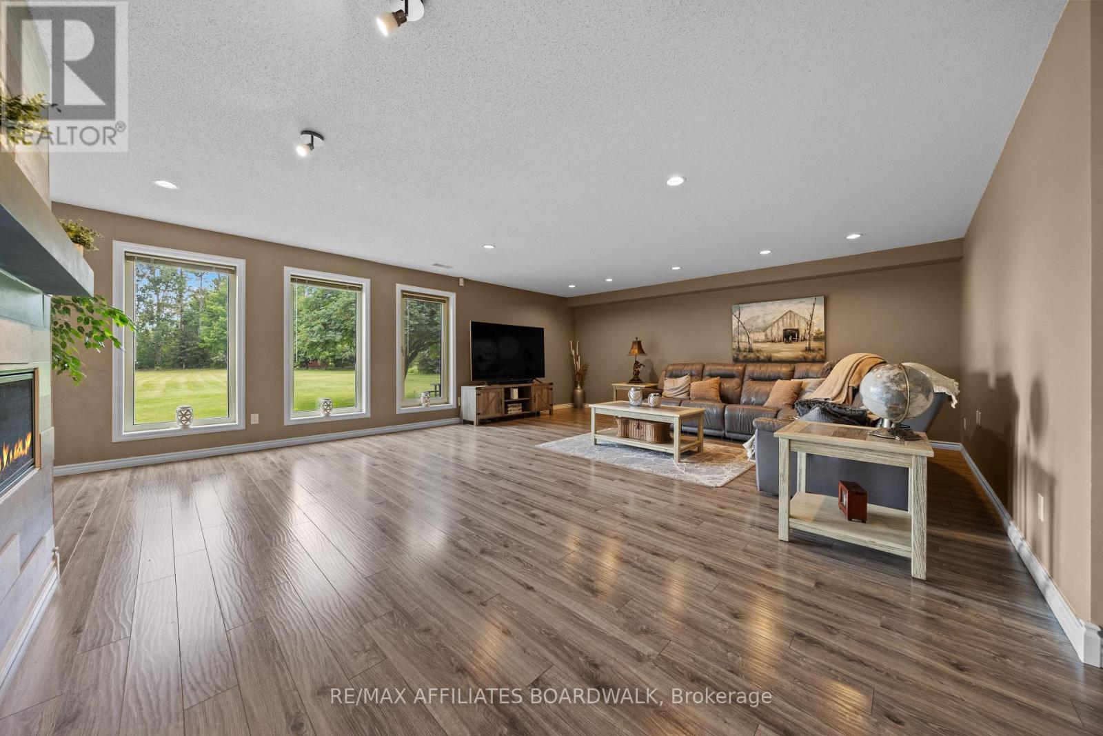 Photo 23 of 1700 Lakeshore Drive, Ottawa ON