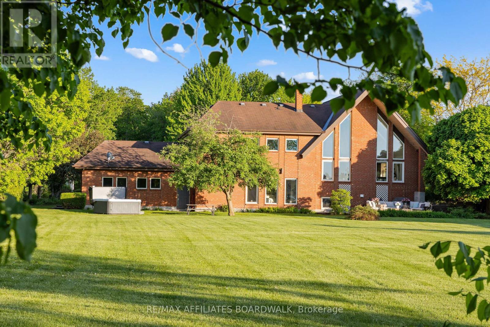 Photo 39 of 1700 Lakeshore Drive, Ottawa ON