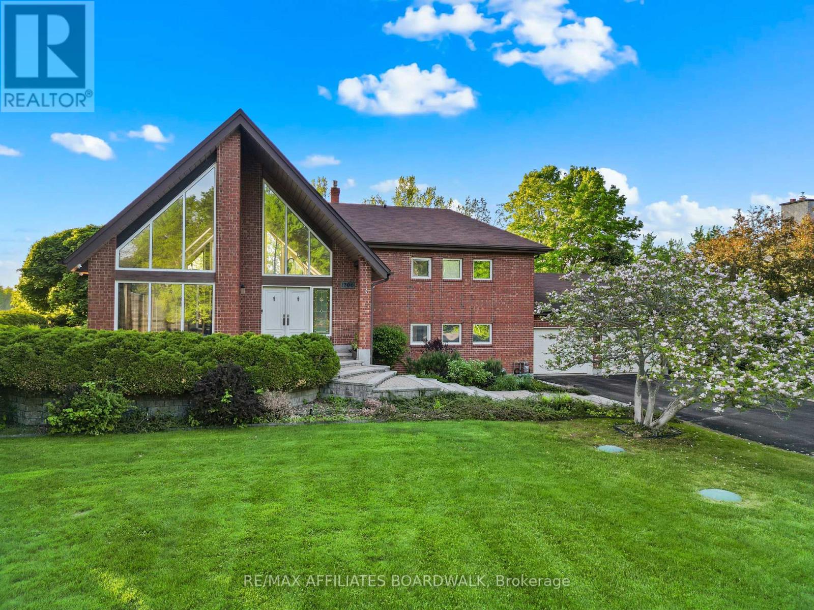 Photo 49 of 1700 Lakeshore Drive, Ottawa ON