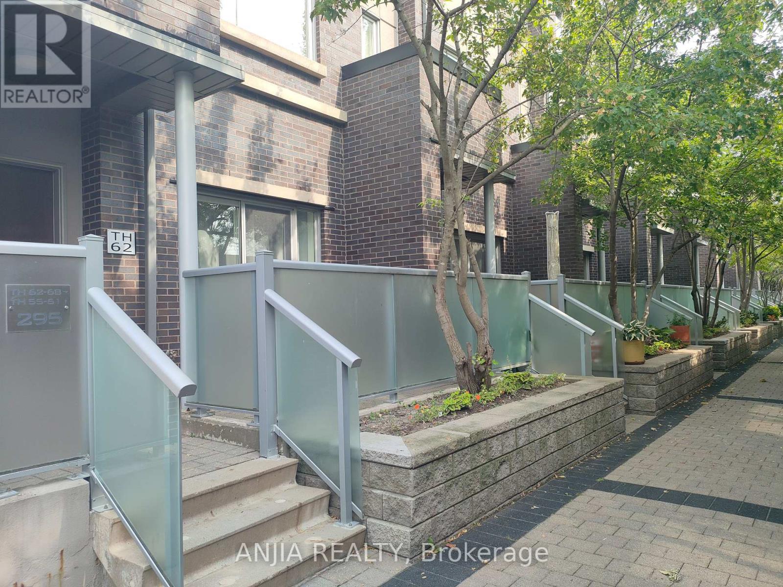 Photo 1 of 62 295 Village Green Square, Toronto ON