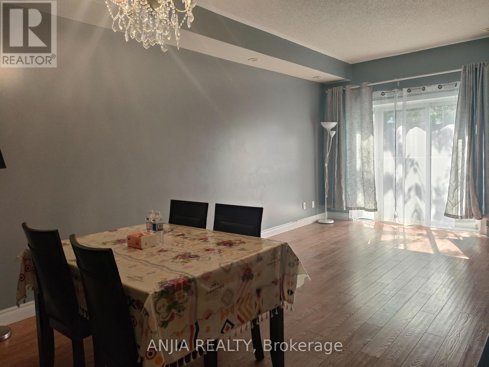 Photo 4 of 62 295 Village Green Square, Toronto ON