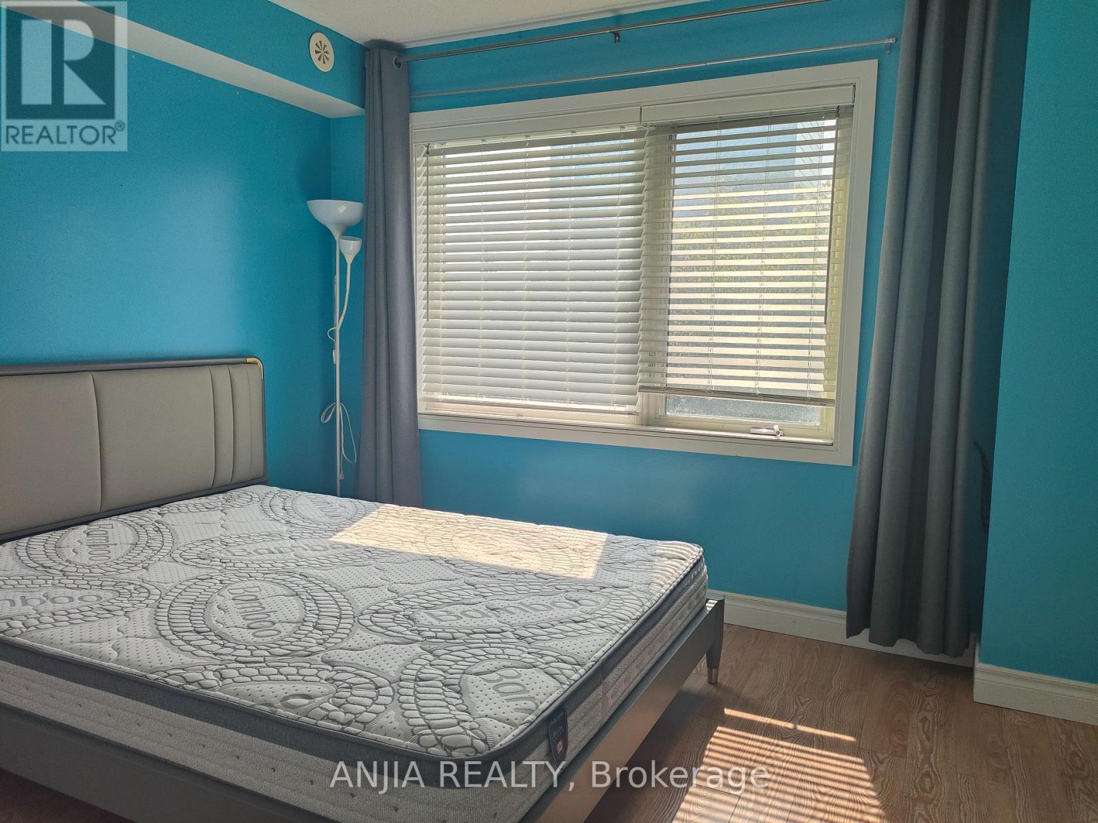 Photo 9 of 62 295 Village Green Square, Toronto ON