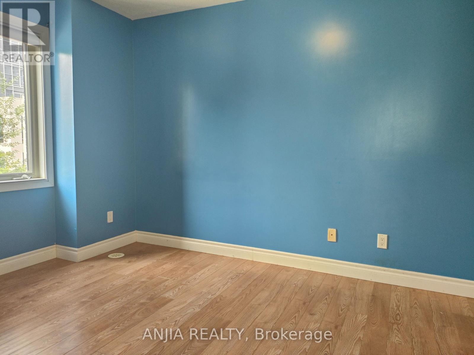 Photo 8 of 62 295 Village Green Square, Toronto ON