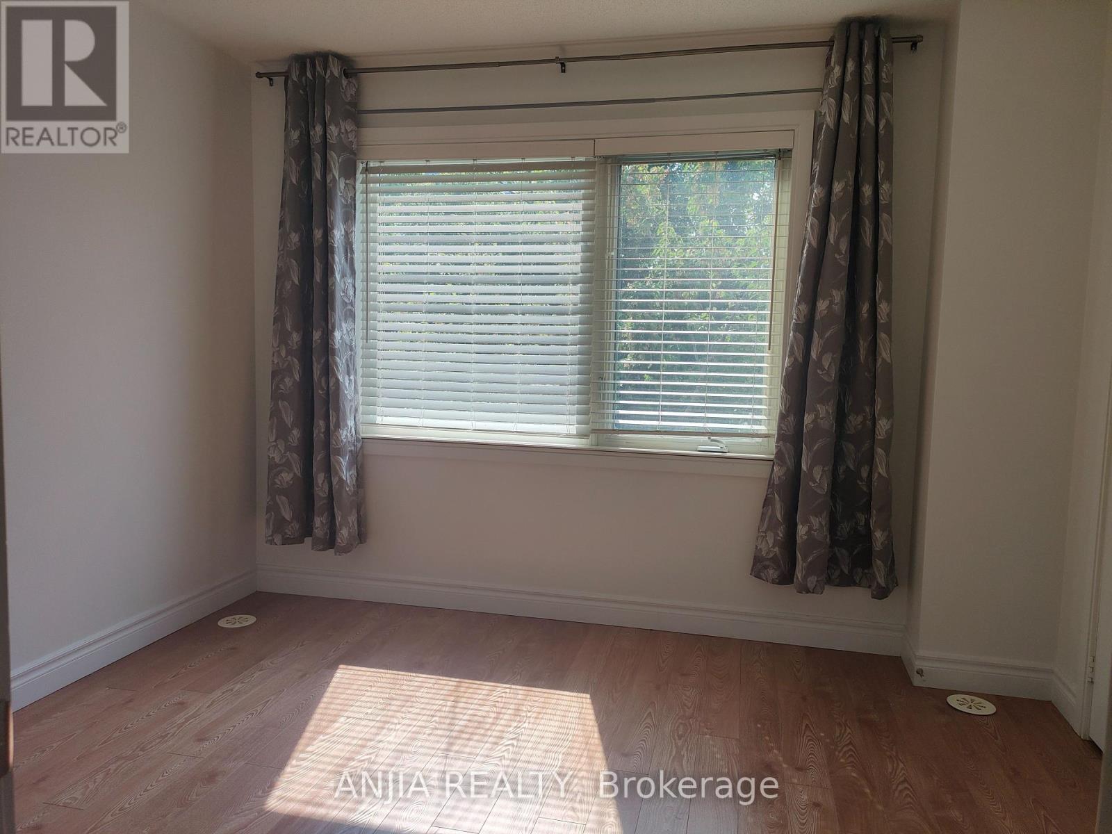 Photo 7 of 62 295 Village Green Square, Toronto ON