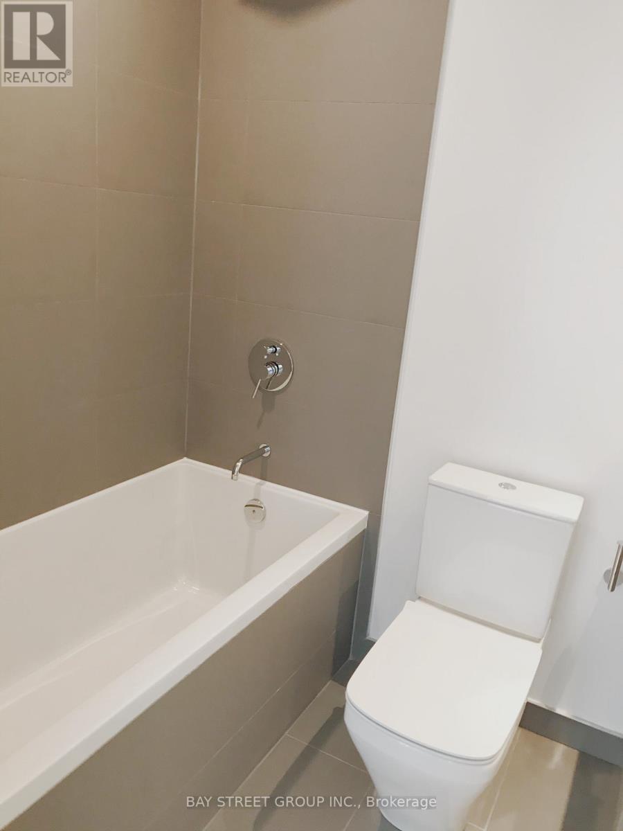 Photo 13 of 902 5 Soudan Avenue, Toronto ON